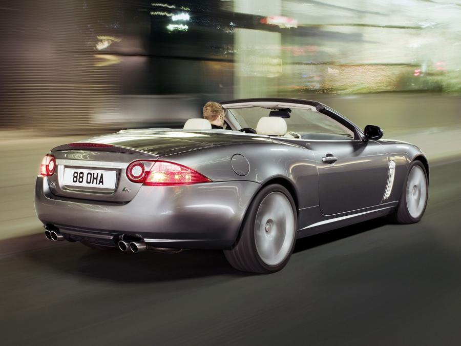  Jaguar XKR Portfolio Convertible 2007 года  (фото 22 из 26)